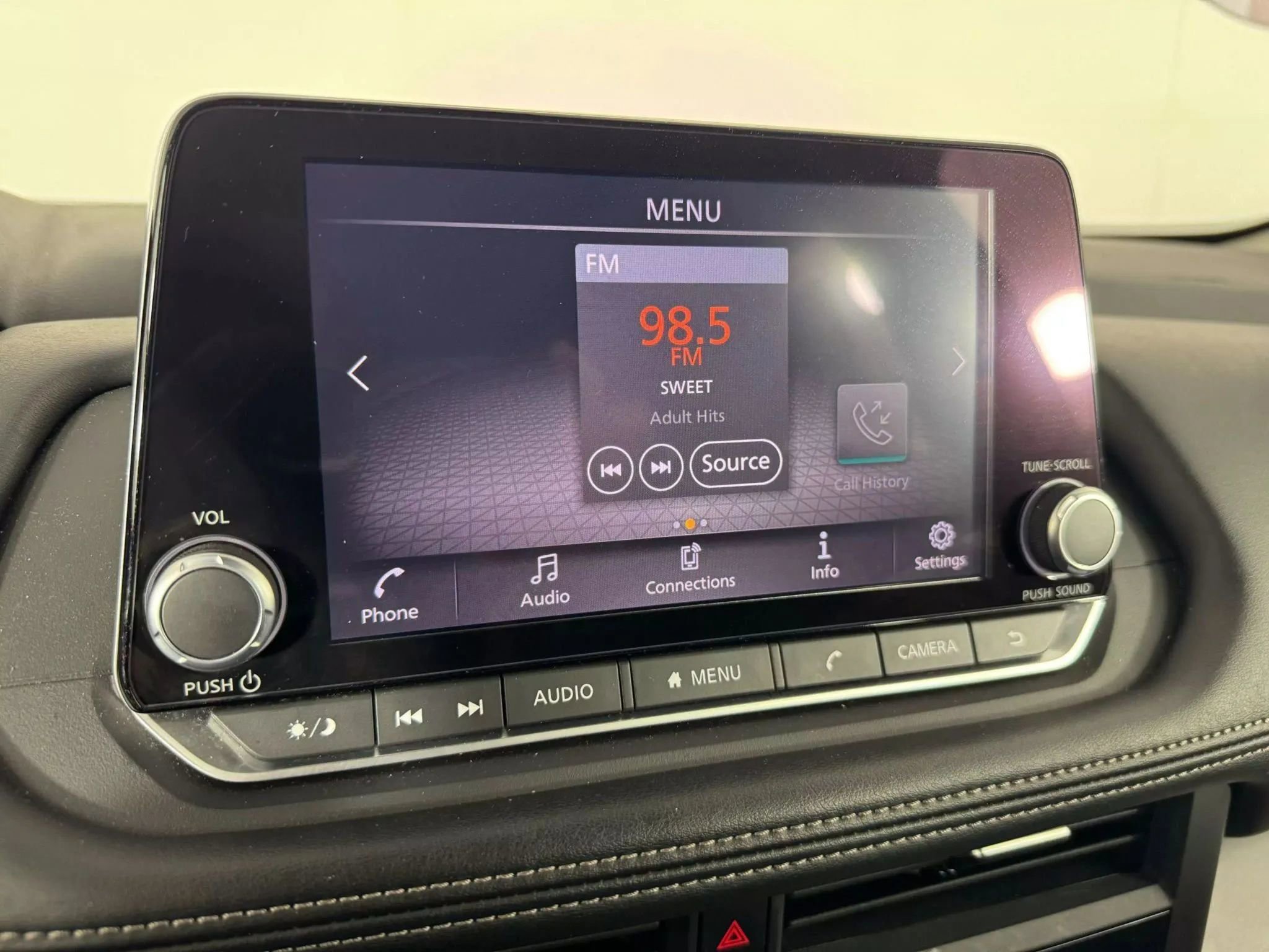 Used 2024 Nissan Rogue SV AWD/4WD image 19