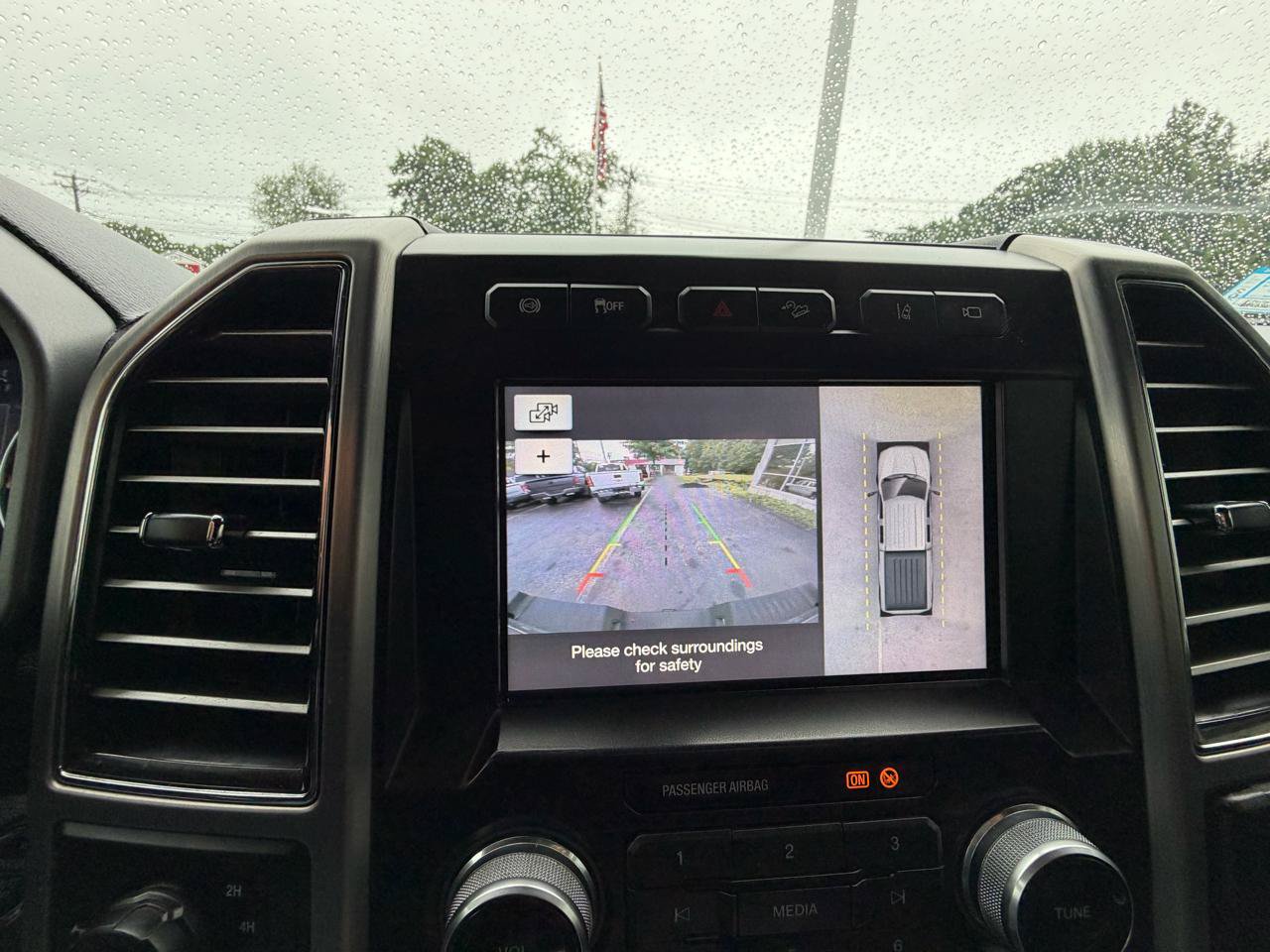 Used 2019 Ford F250 Platinum w/ Platinum Ultimate Package AWD/4WD image 39