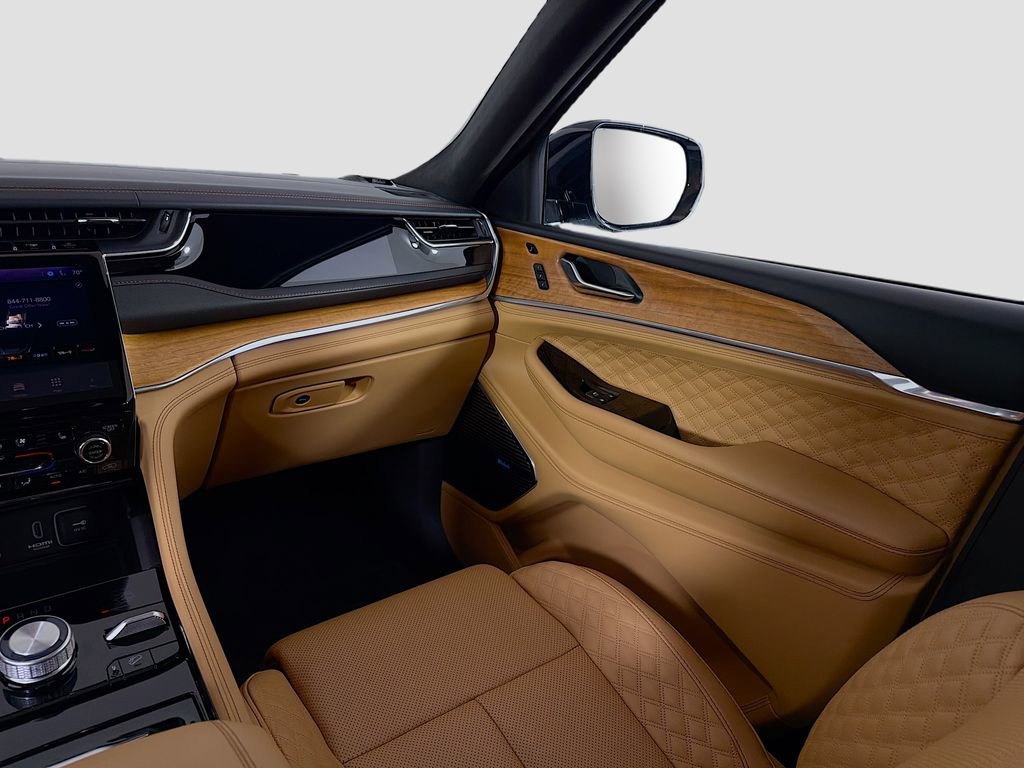 Used 2024 Jeep Grand Cherokee Summit AWD/4WD image 27