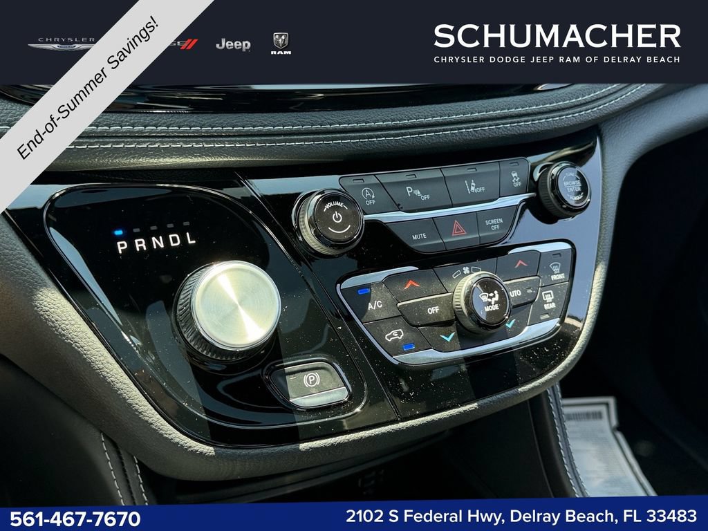New 2027 Chrysler Pacifica Limited FWD image 17