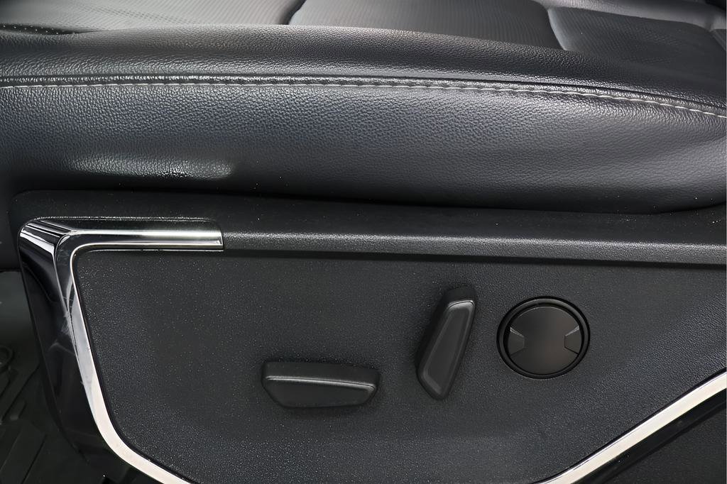 Used 2024 Ford F250 Lariat w/ Lariat Ultimate Package image 21