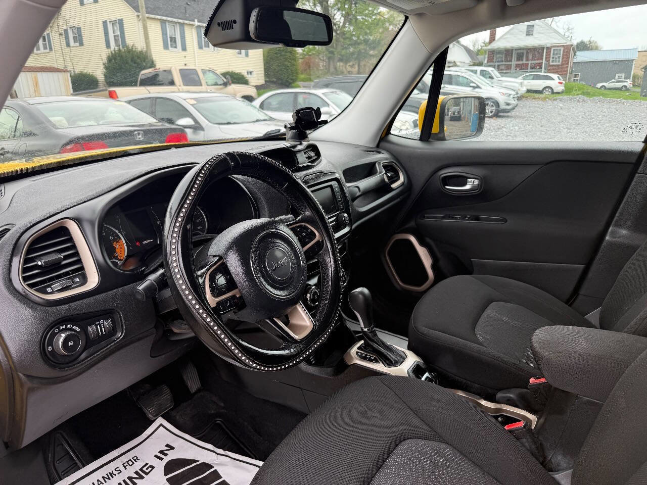 Used 2017 Jeep Renegade Latitude image 10