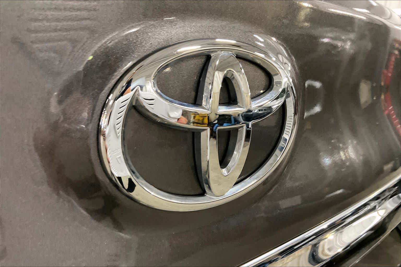 Used 2017 Toyota Camry LE FWD image 31