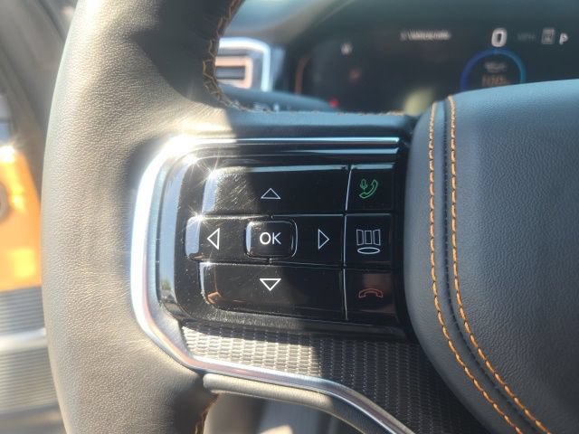 Used 2025 Jeep Grand Wagoneer L Series III w/ Rear Seat Video Group 1 AWD/4WD image 36