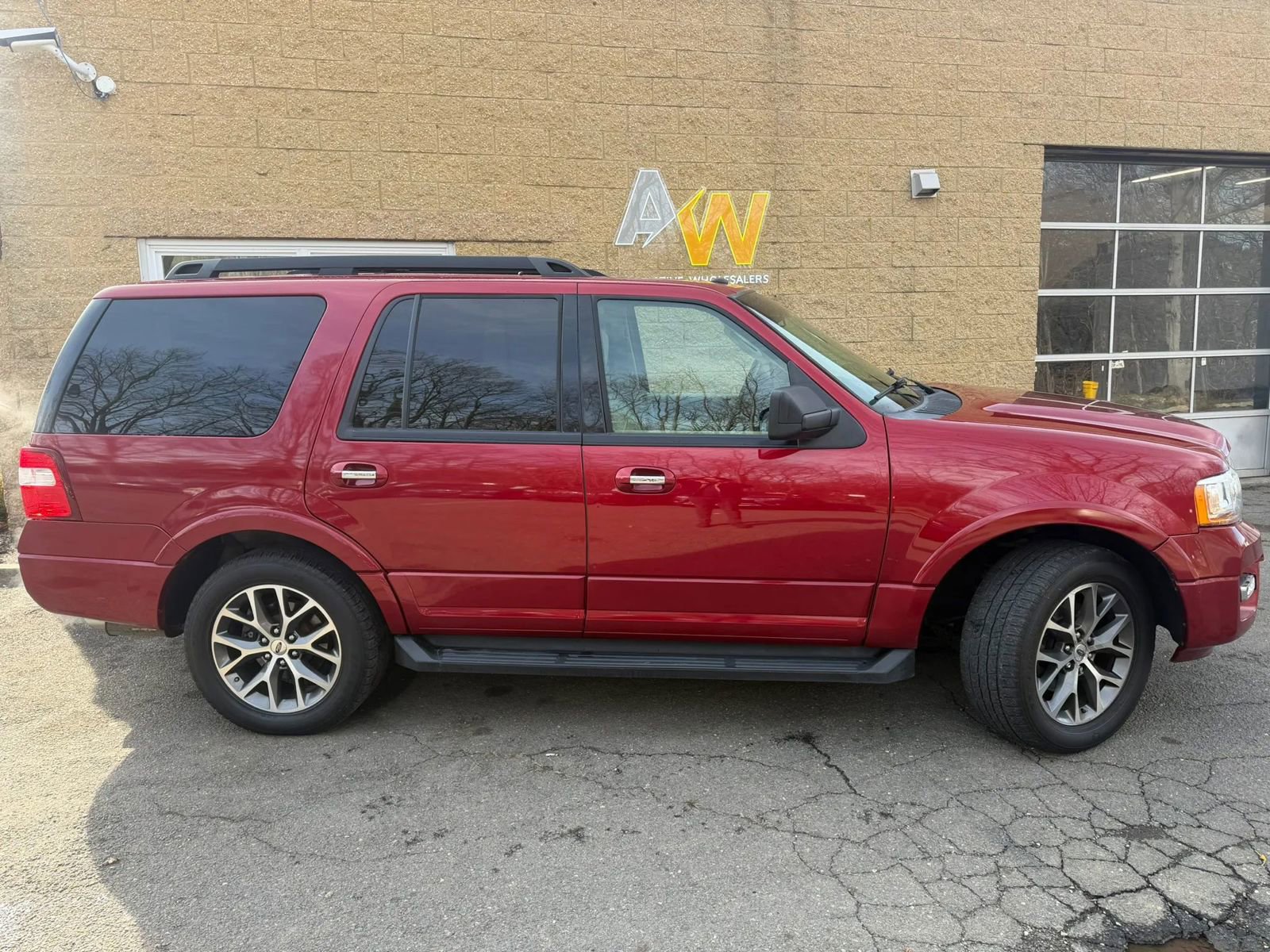 Used 2016 Ford Expedition XLT w/ Equipment Group 202A image 8