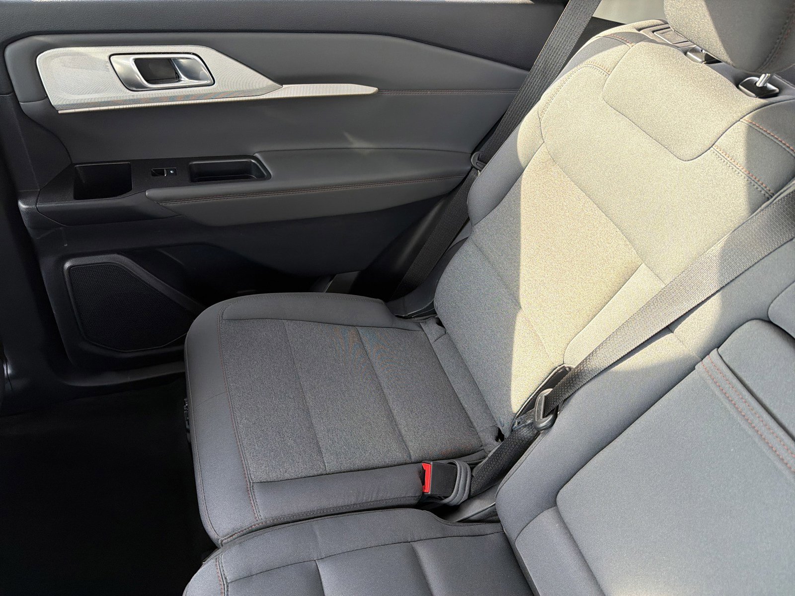 Used 2025 Ford Explorer Active image 12