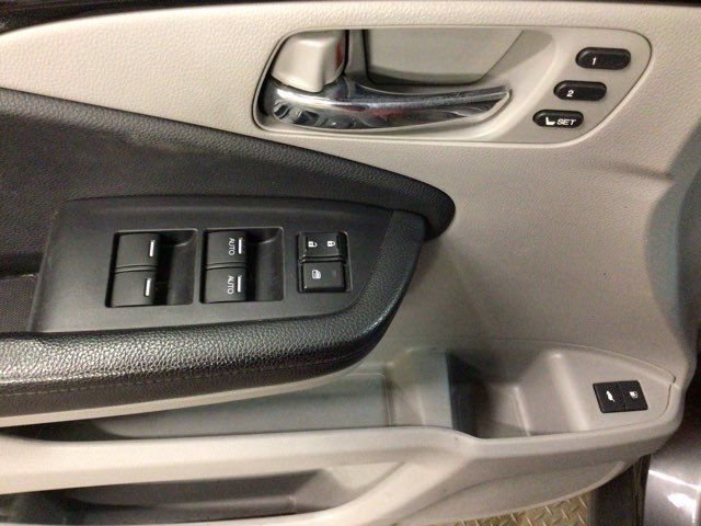 Used 2017 Honda Pilot Elite image 11