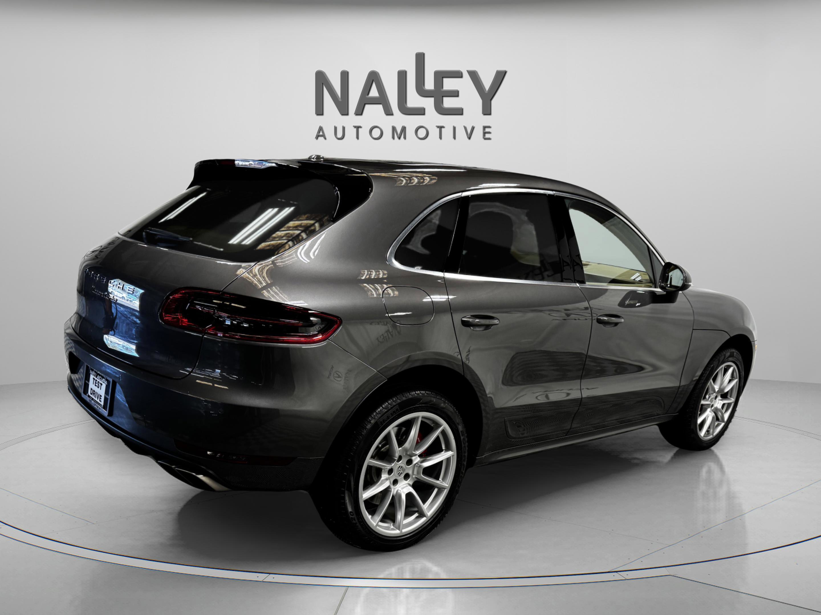 Used 2016 Porsche Macan Turbo image 9