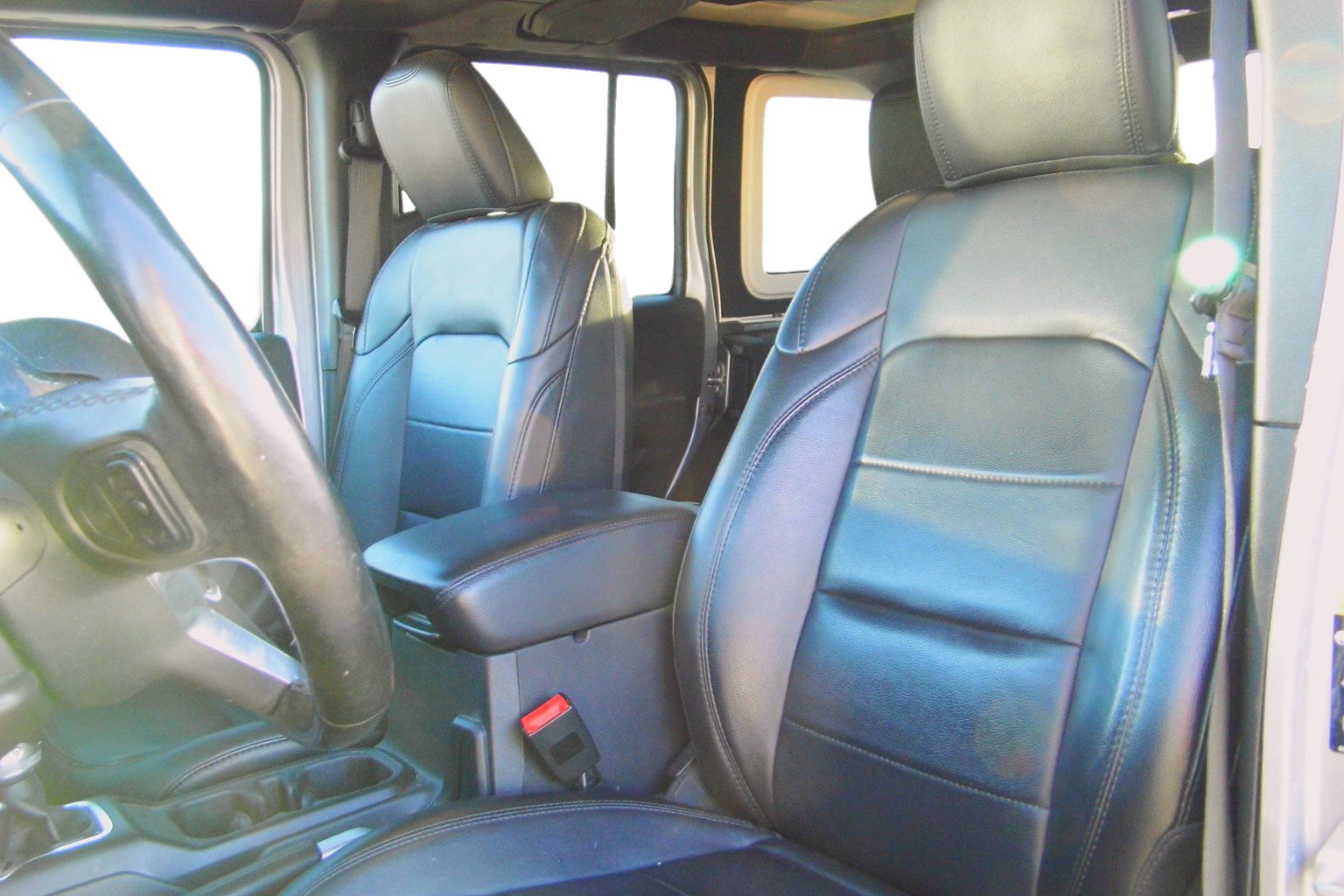 Used 2020 Jeep Wrangler Unlimited Sahara image 17