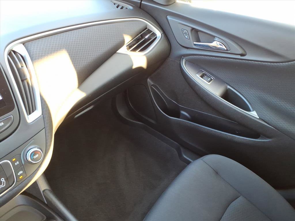 Used 2021 Chevrolet Malibu LS image 30