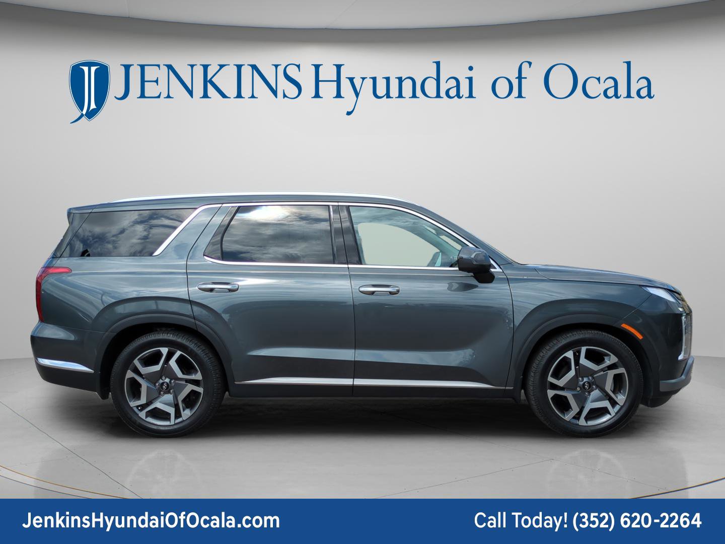 Used 2023 Hyundai Palisade Limited AWD/4WD image 2