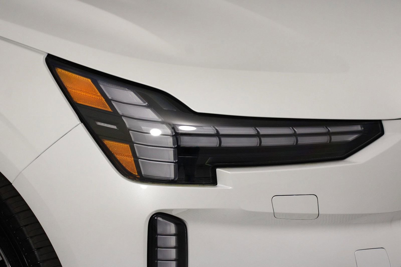 New 2026 Volvo EX90 Ultra AWD/4WD image 13