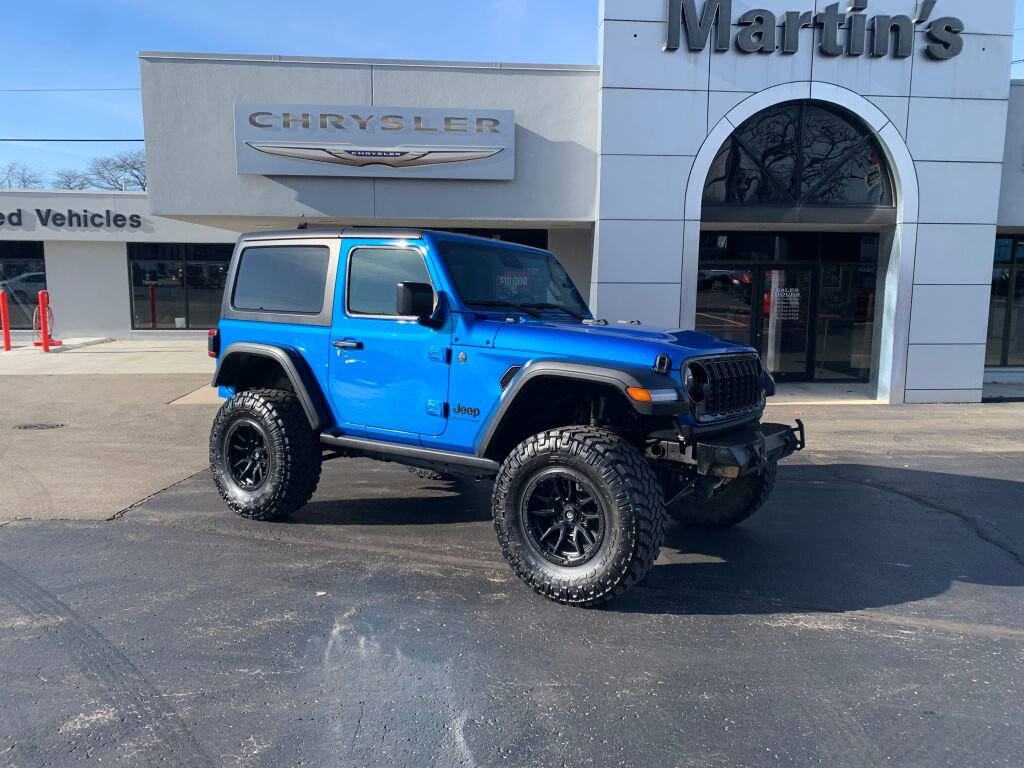 Used 2024 Jeep Wrangler Willys image 2