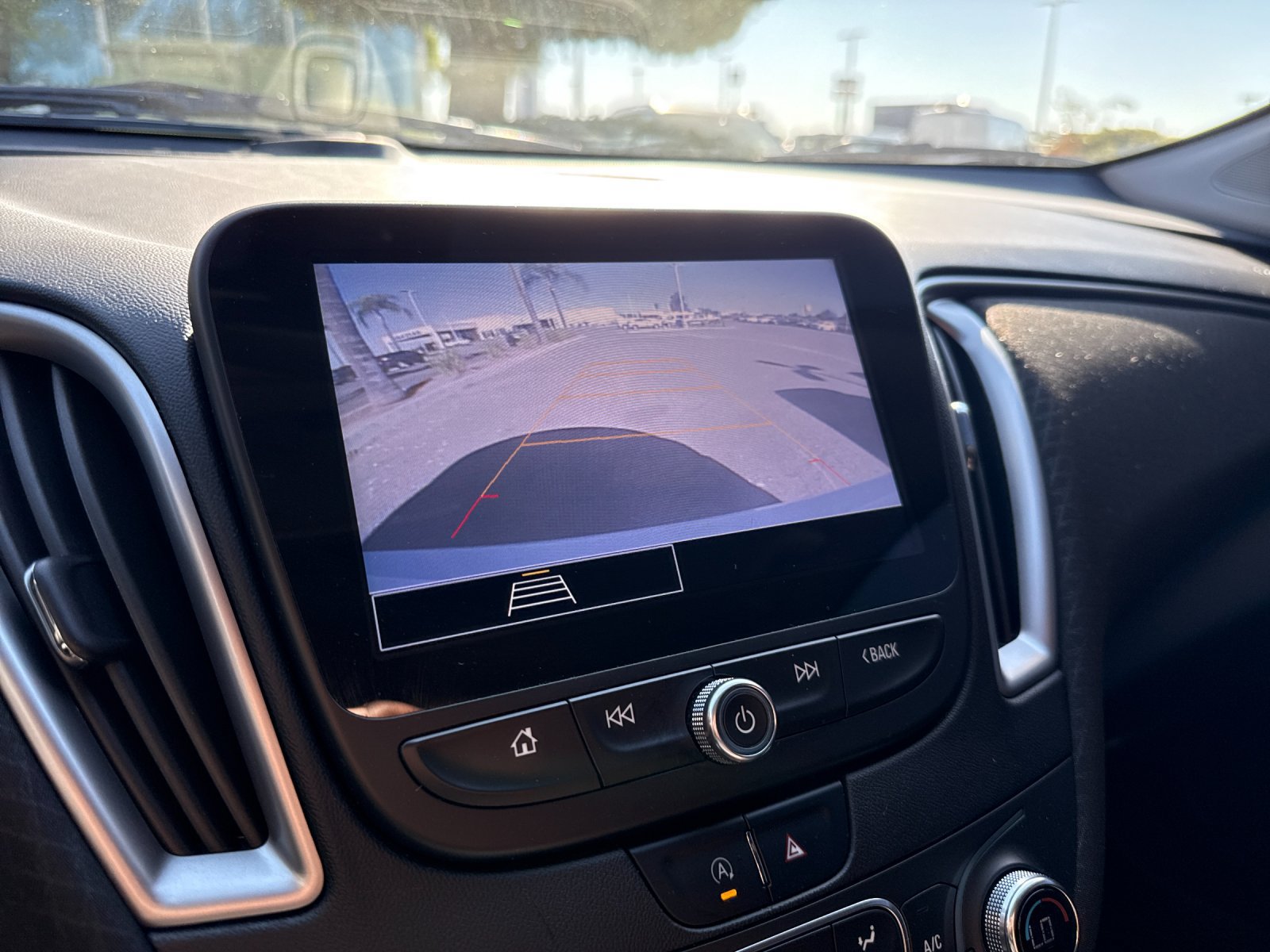 Used 2022 Chevrolet Malibu LT FWD image 15