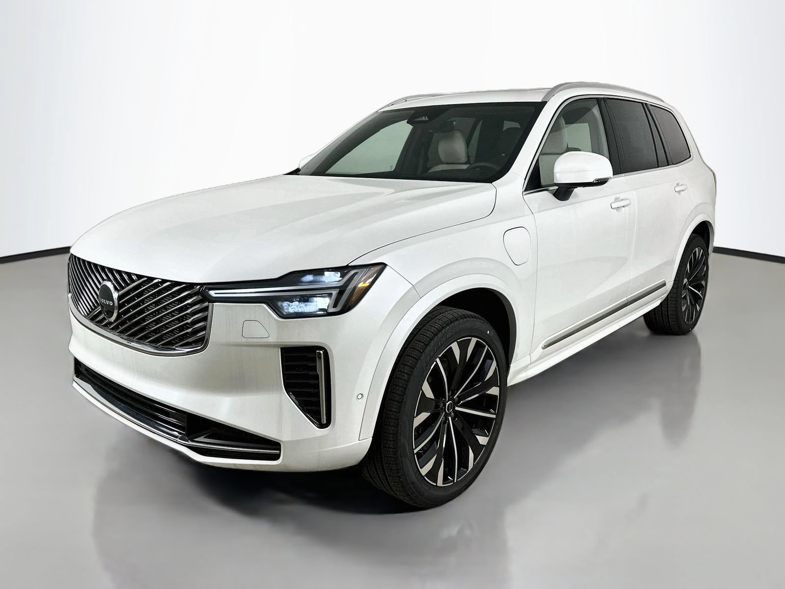 New 2026 Volvo XC90 T8 Plus w/ Protection Package