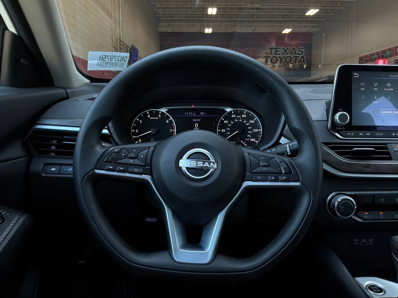 Used 2025 Nissan Altima 2.5 SV FWD image 31