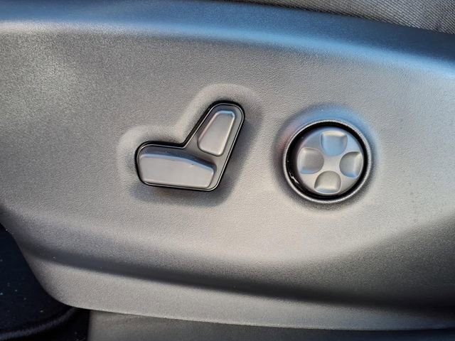 New 2026 Chrysler Pacifica Select image 15