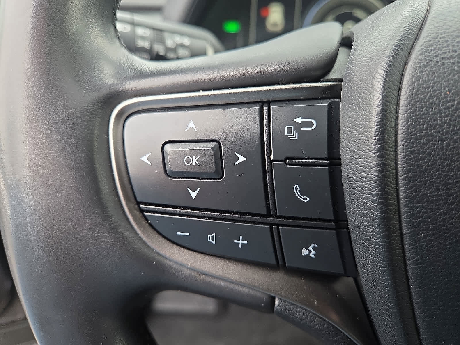 Used 2024 Lexus UX 250h F Sport image 23