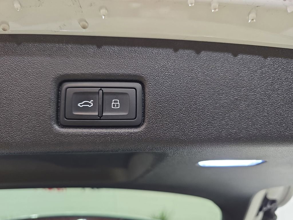 Used 2025 Audi Q5 Premium Plus w/ Premium Plus image 14