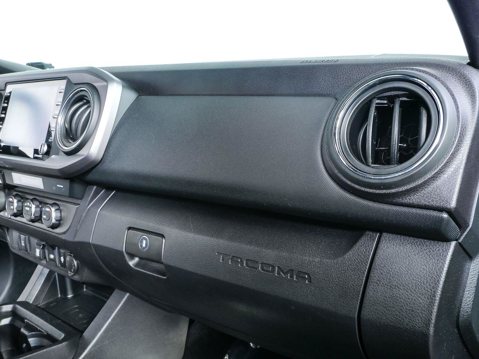 Used 2022 Toyota Tacoma TRD Off-Road AWD/4WD image 22