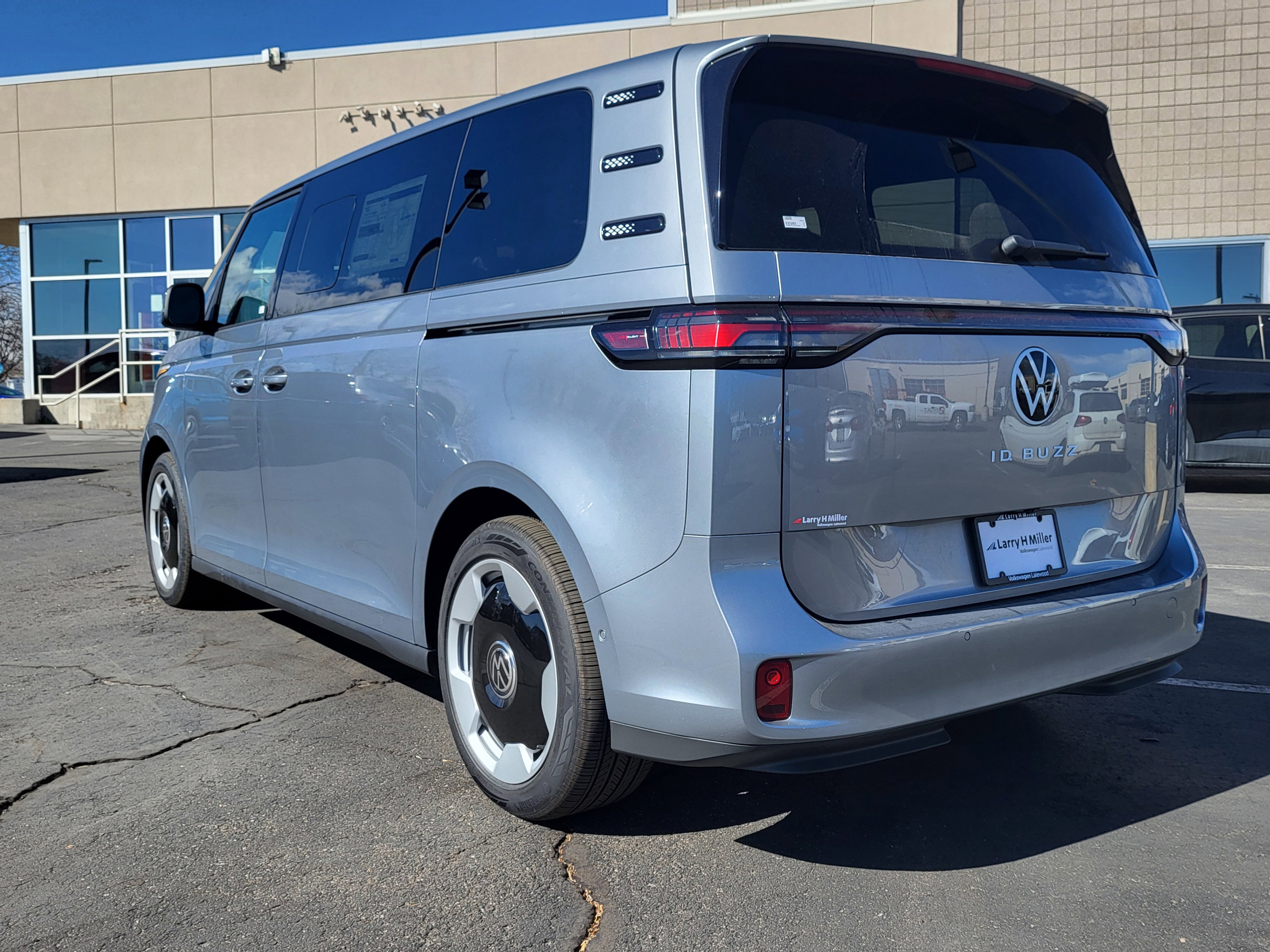 New 2025 Volkswagen ID. Buzz Pro S image 3