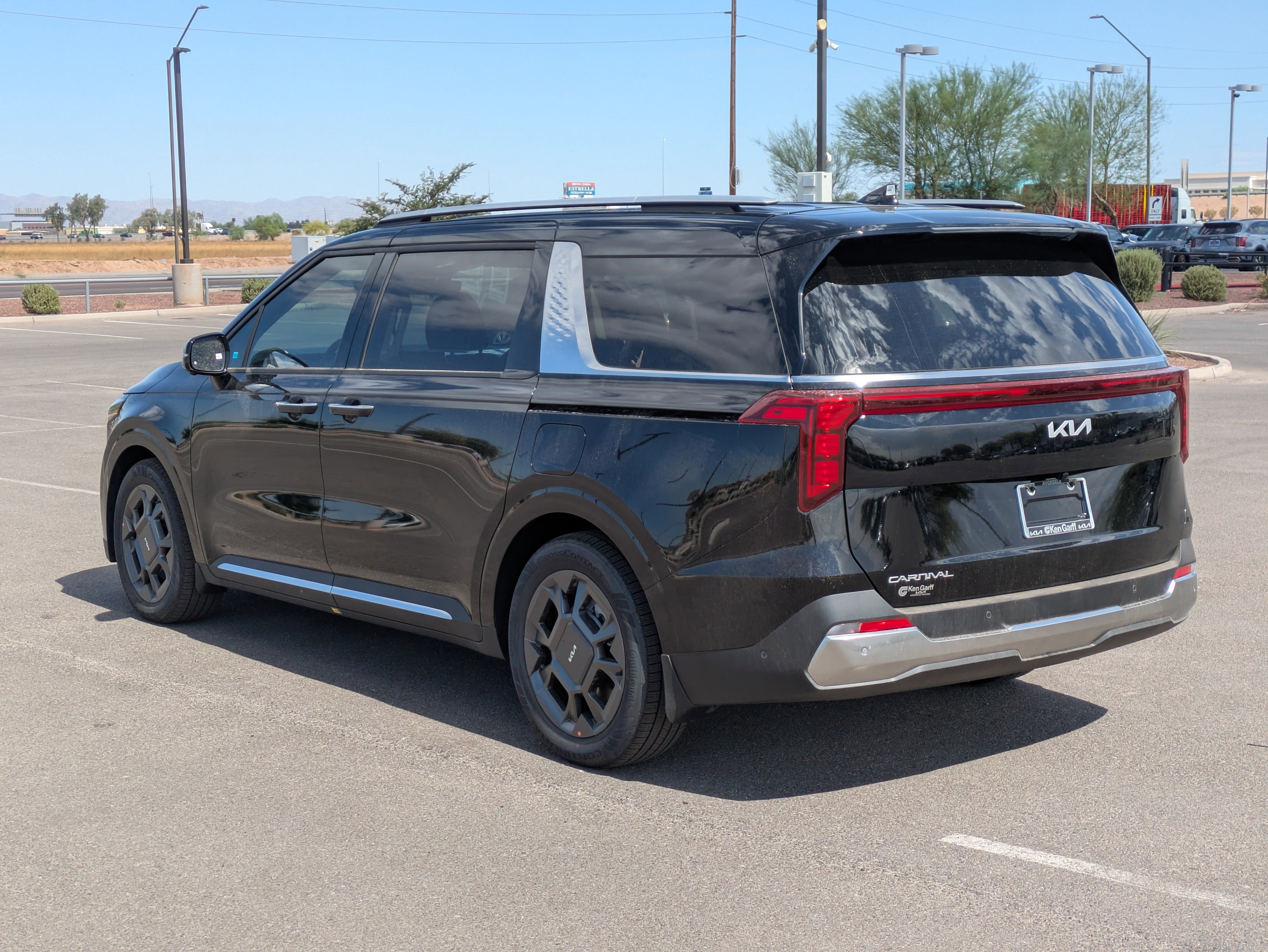 New 2026 Kia Carnival SX image 3