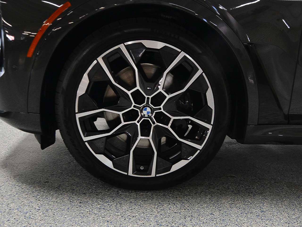 New 2026 BMW X7 M60i image 5