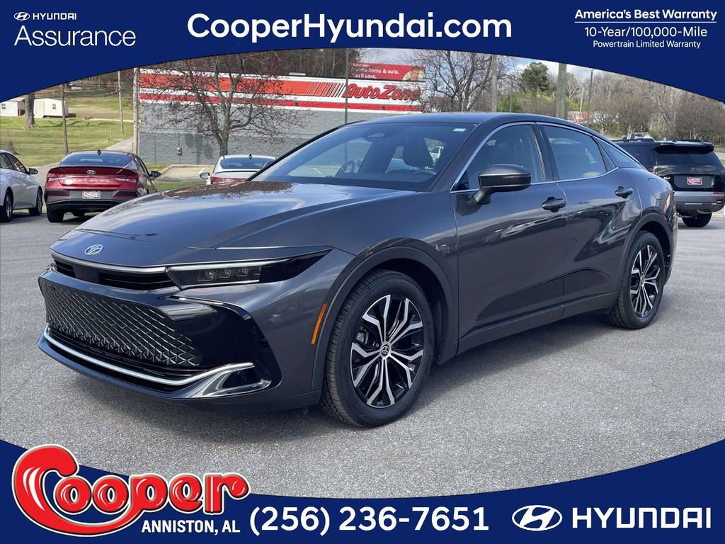 Used 2023 Toyota Crown Limited image 1