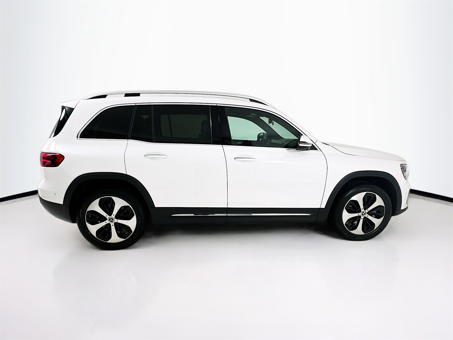 New 2026 Mercedes-Benz GLB 250 image 9