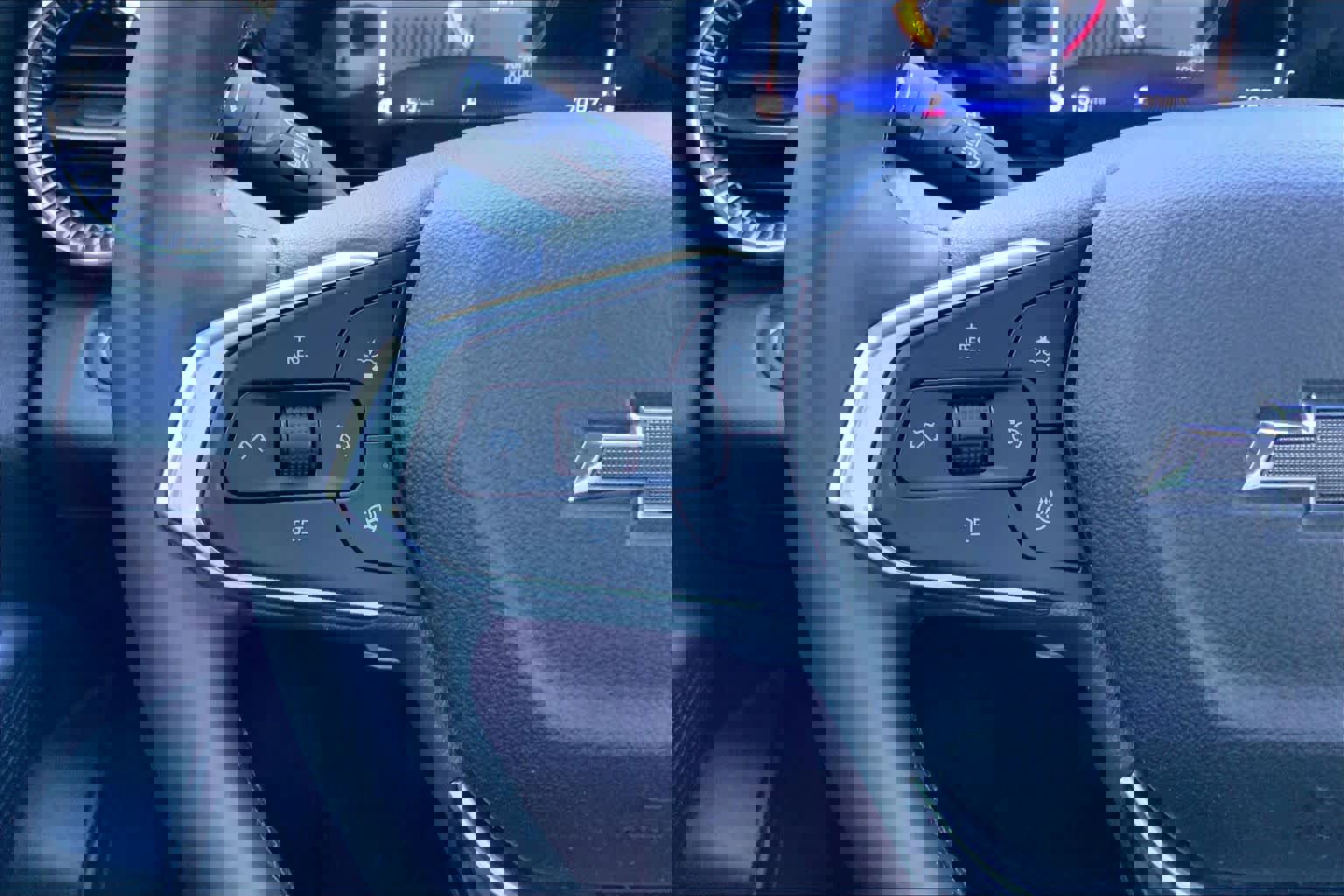 Used 2025 Chevrolet Trax ACTIV w/ Sunroof Package image 24