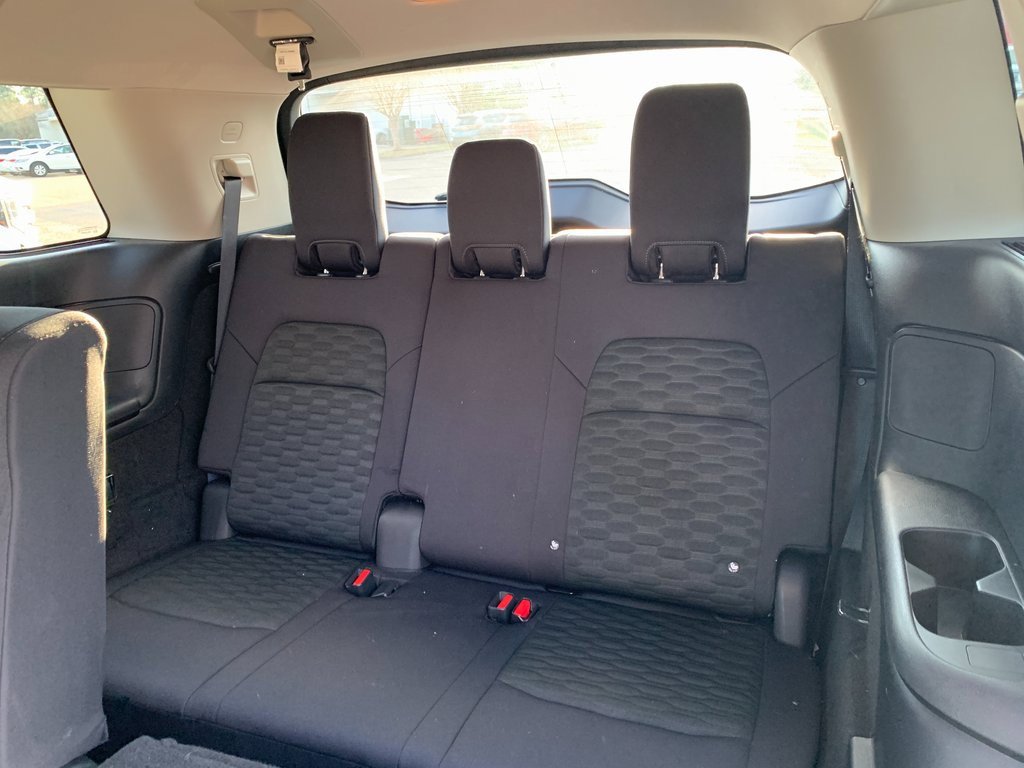 Used 2022 Nissan Pathfinder SV image 23