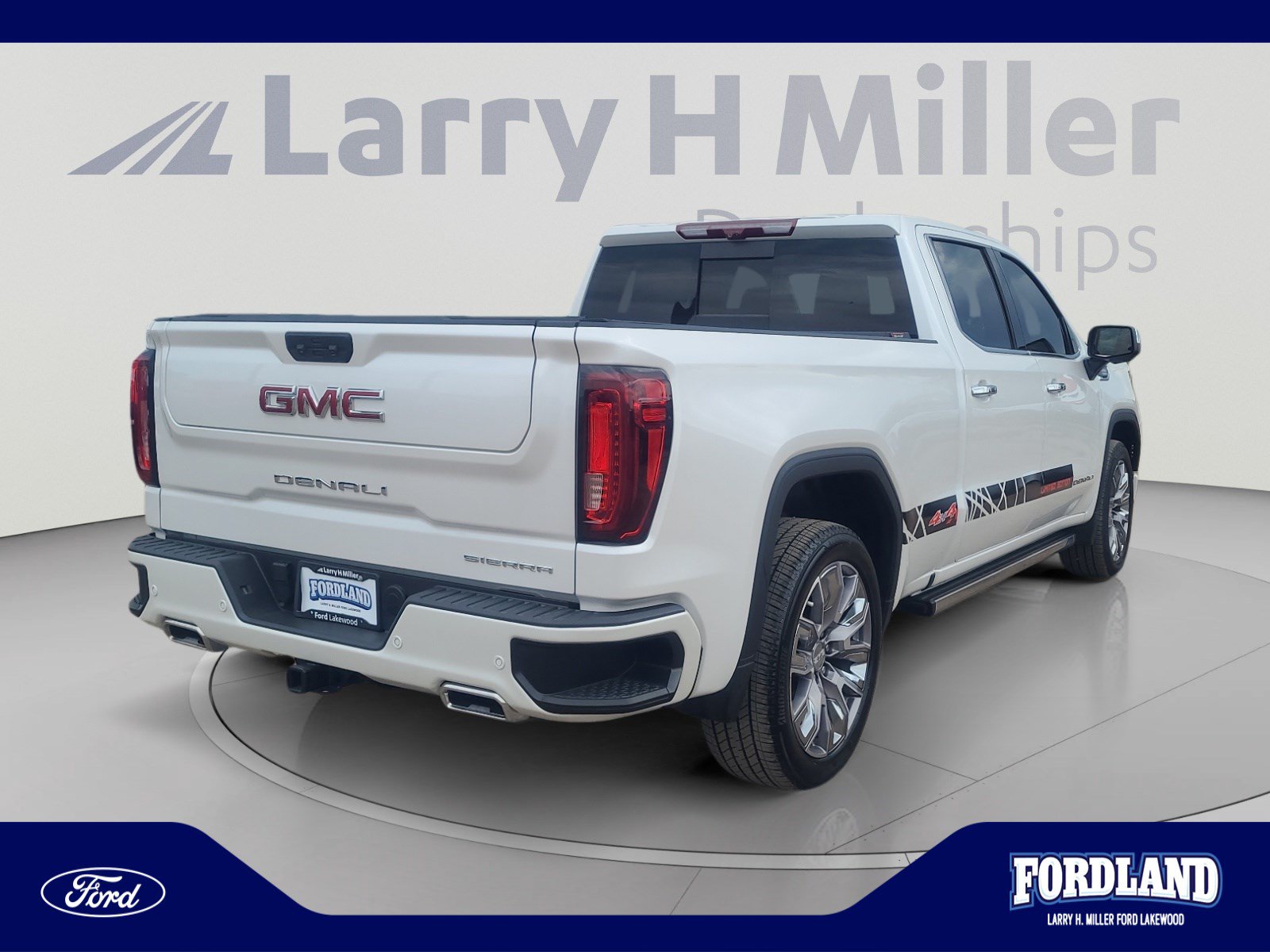 Used 2024 GMC Sierra 1500 Denali w/ Denali Reserve Package AWD/4WD image 5