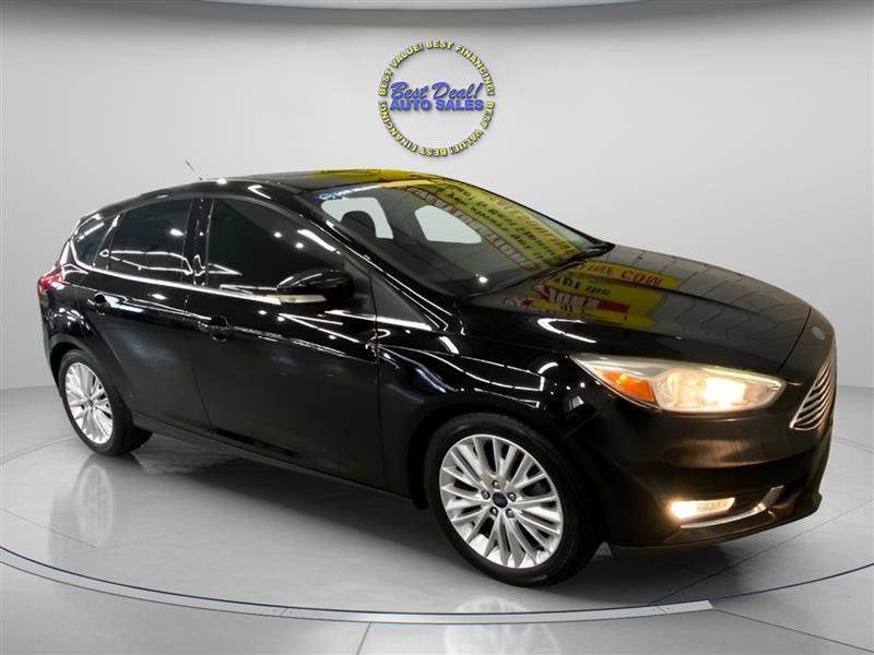 Used 2017 Ford Focus Titanium w/ Titanium Technology Package image 8