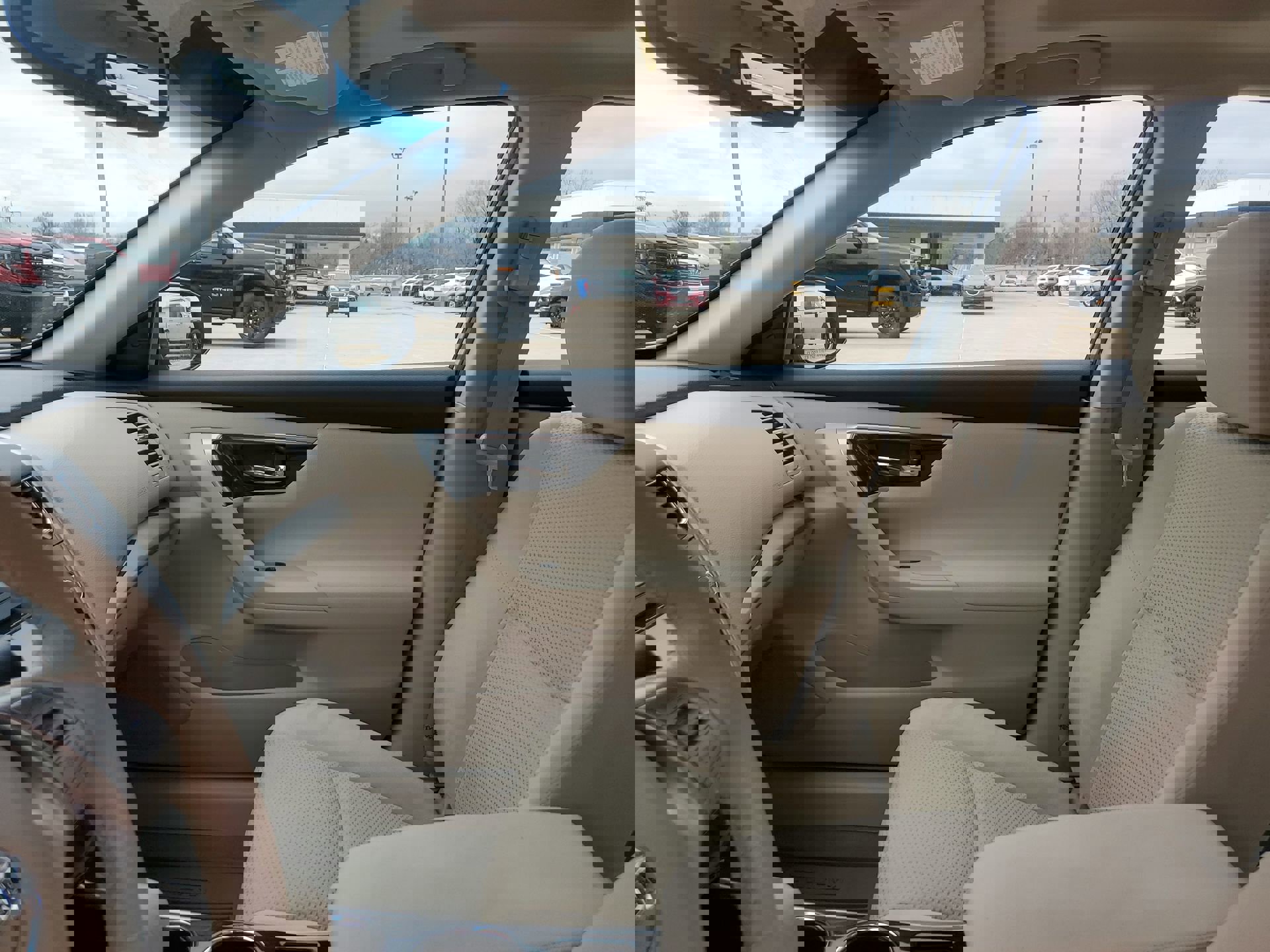 Used 2014 Nissan Altima 2.5 SV w/ Convenience Package image 28