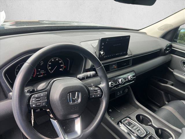 Used 2025 Honda Pilot Touring image 9