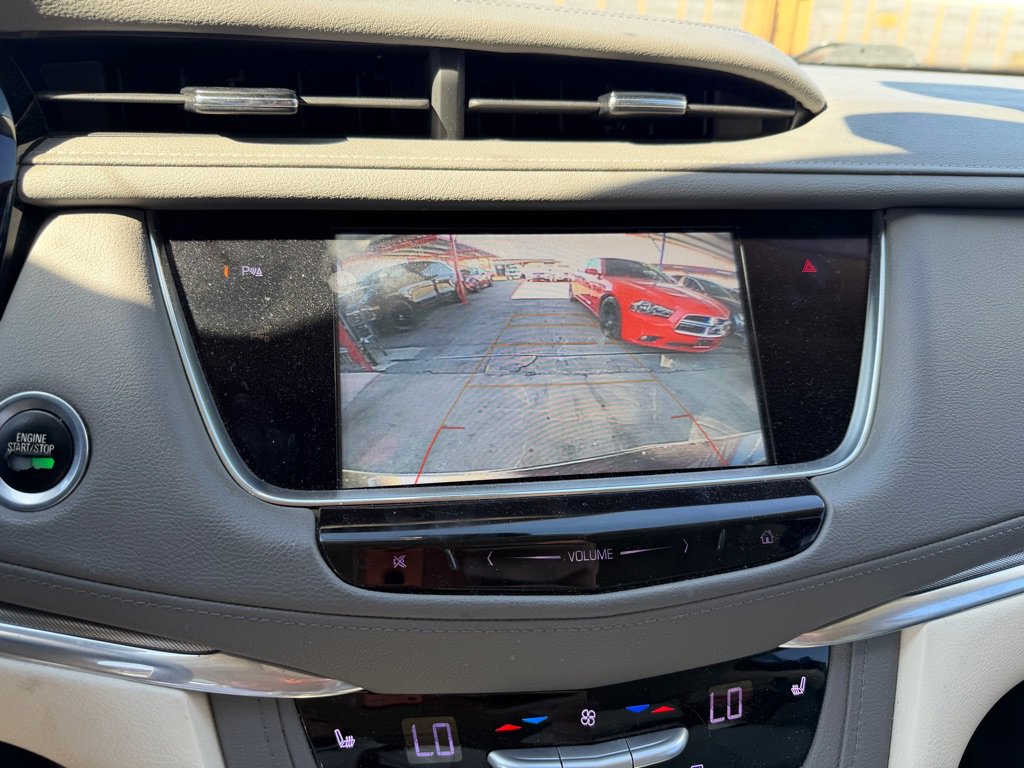 Used 2018 Cadillac XT5 Luxury w/ Driver Awareness Package FWD image 34