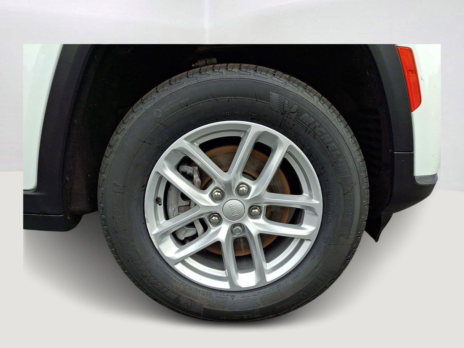 Certified 2023 Jeep Grand Cherokee L Laredo AWD/4WD image 8