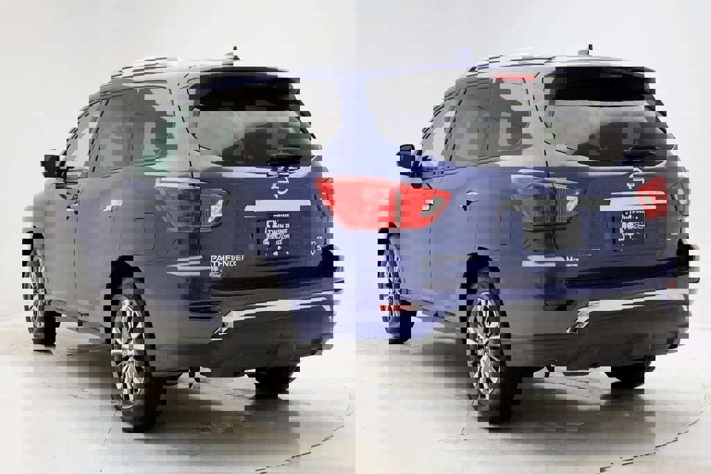 Used 2020 Nissan Pathfinder SV image 7