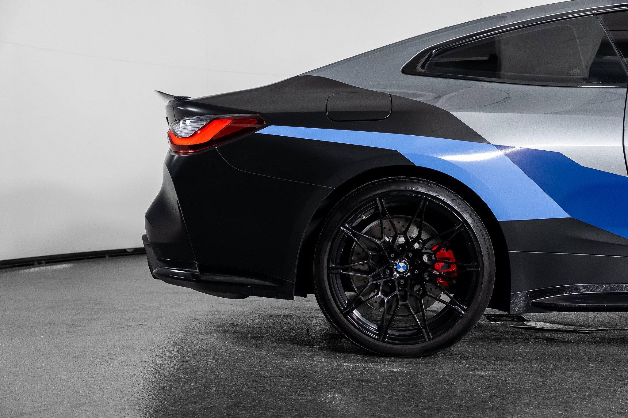 Used 2024 BMW M4 Competition w/ M Carbon Exterior Package RWD image 33