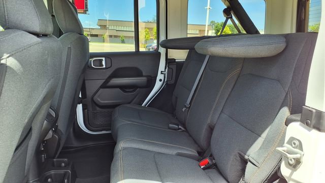 Used 2025 Jeep Wrangler Sahara image 20