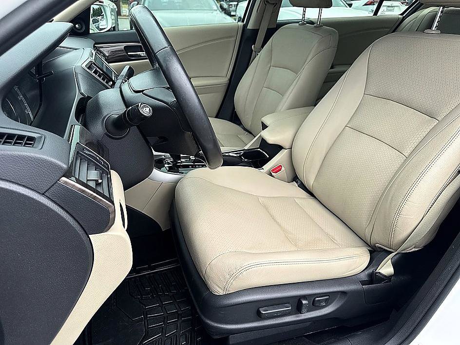 Used 2017 Honda Accord EX-L image 11