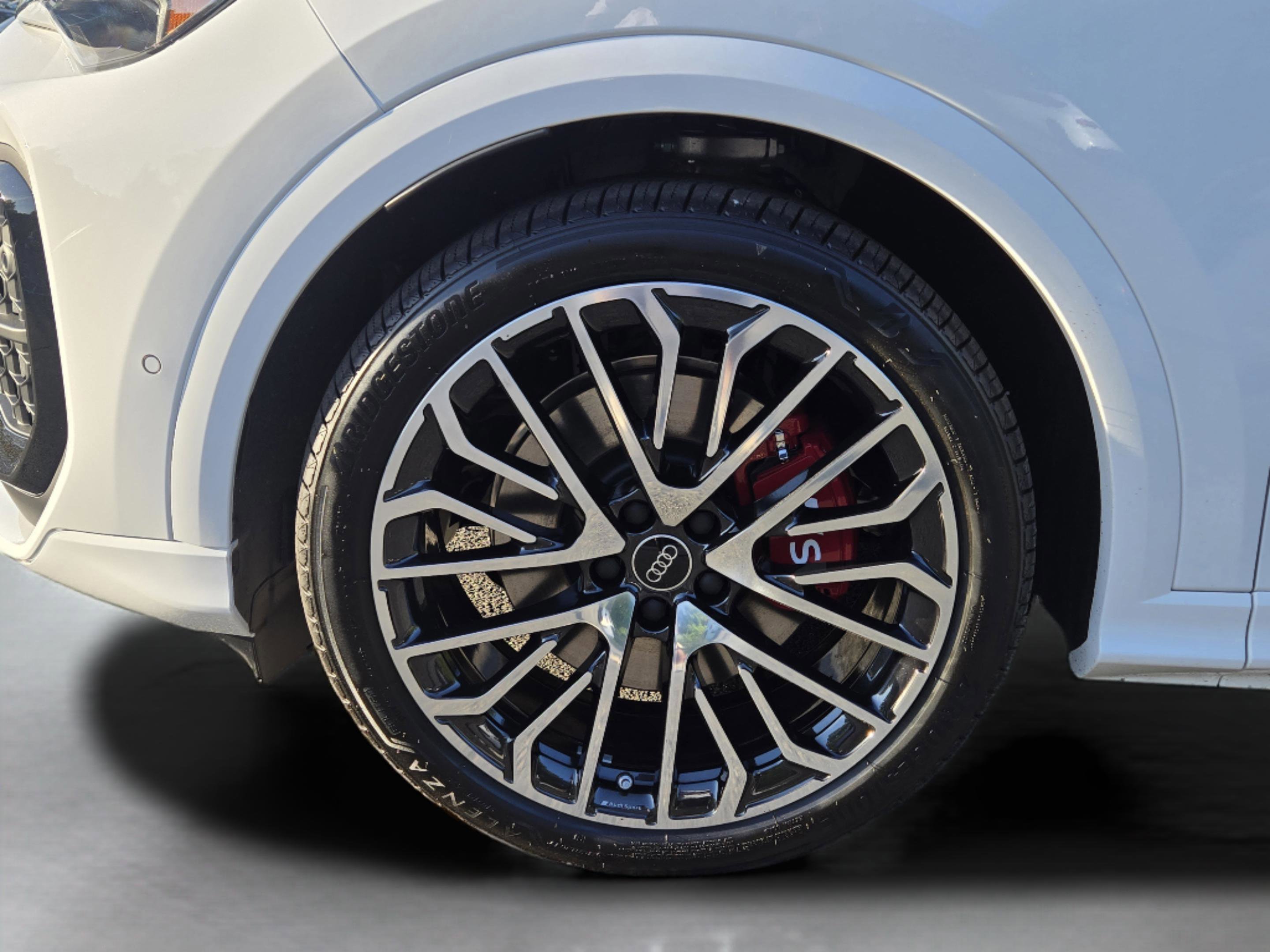 New 2026 Audi SQ5 Prestige AWD/4WD image 32