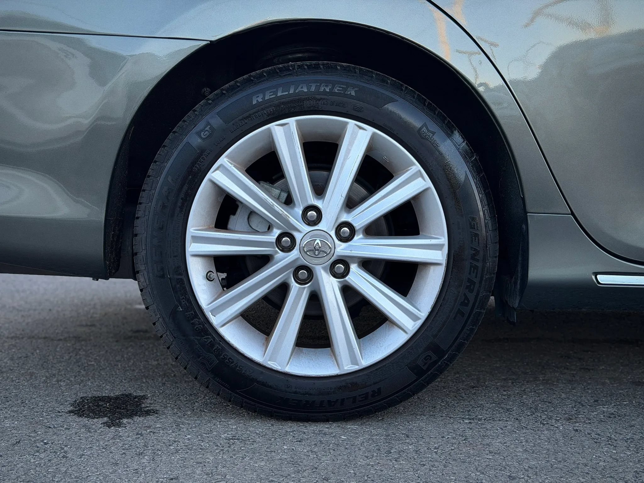 Used 2012 Toyota Camry XLE FWD image 22