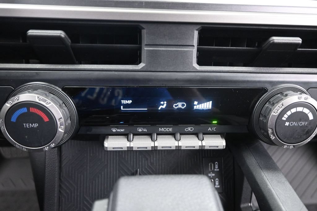Used 2025 Toyota 4Runner SR5 AWD/4WD image 28