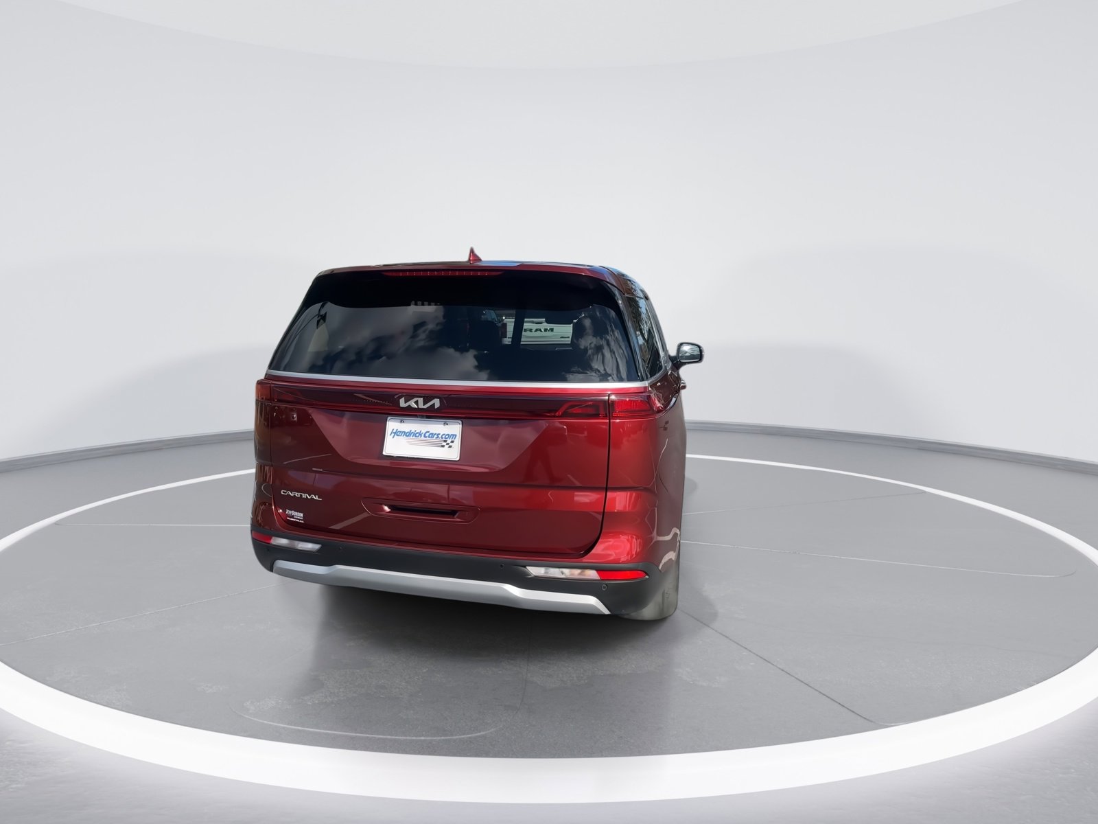 Used 2024 Kia Carnival LX image 8