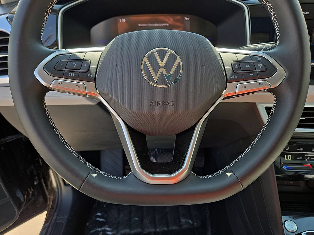 Certified 2025 Volkswagen Taos SE FWD image 23