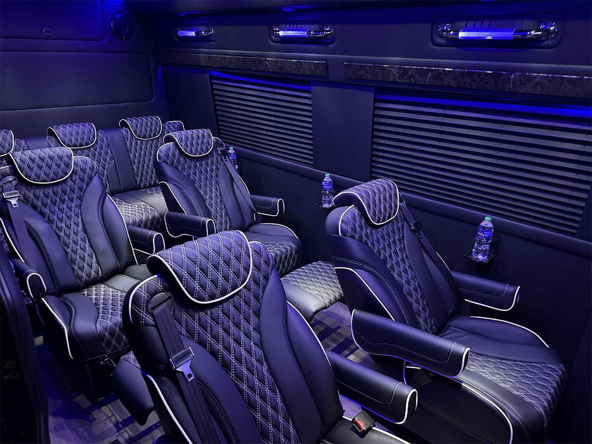 Used 2024 Mercedes-Benz Sprinter 3500 image 6