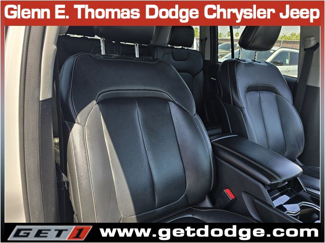 Used 2023 Jeep Grand Cherokee Limited w/ Black Appearance Package RWD image 36