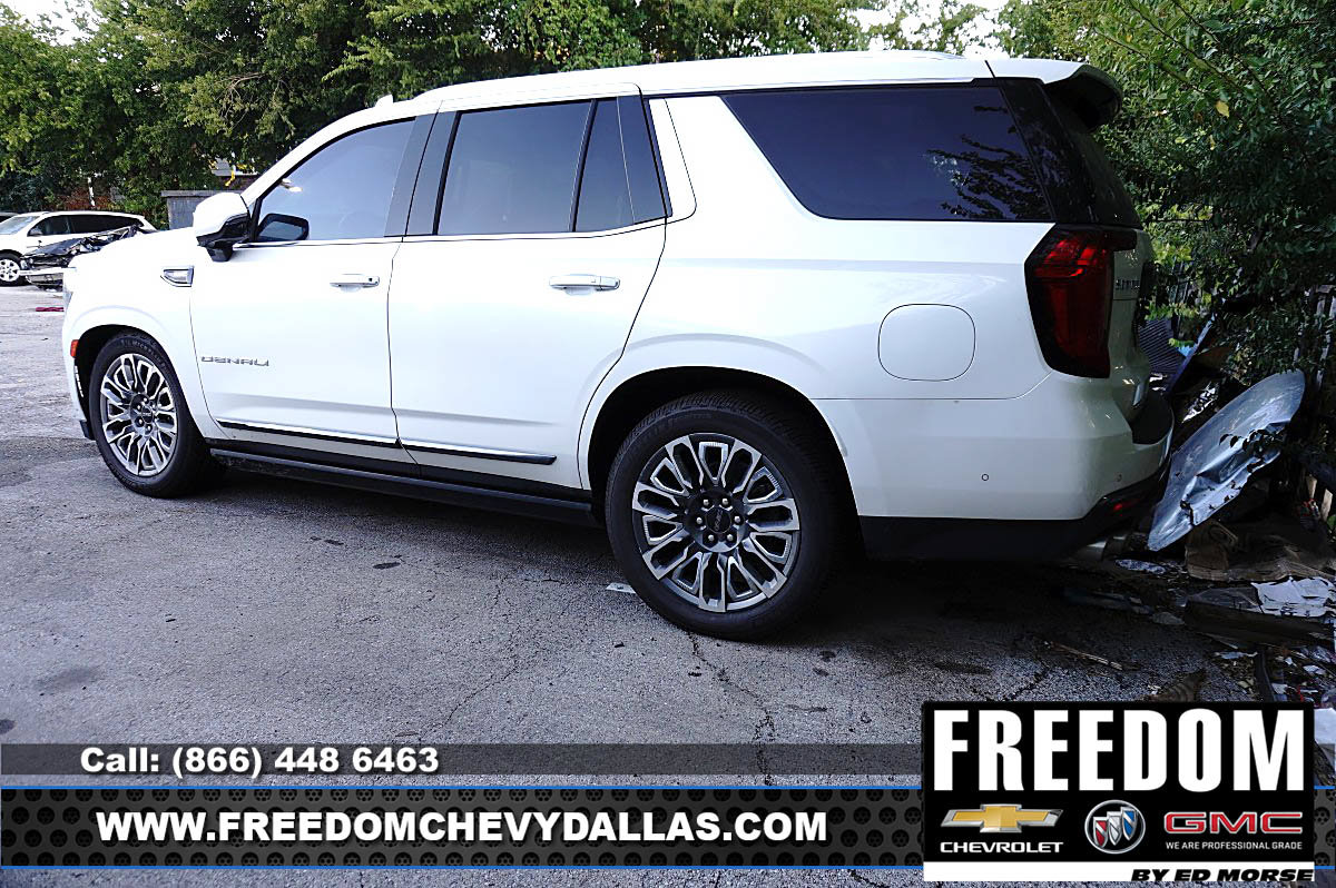 Used 2023 GMC Yukon Denali Ultimate AWD/4WD image 4