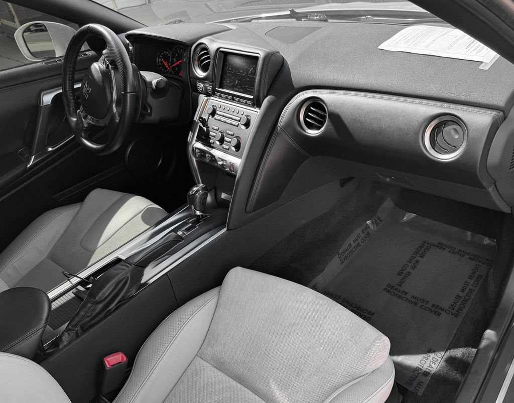 Used 2009 Nissan GT-R Premium AWD/4WD image 25